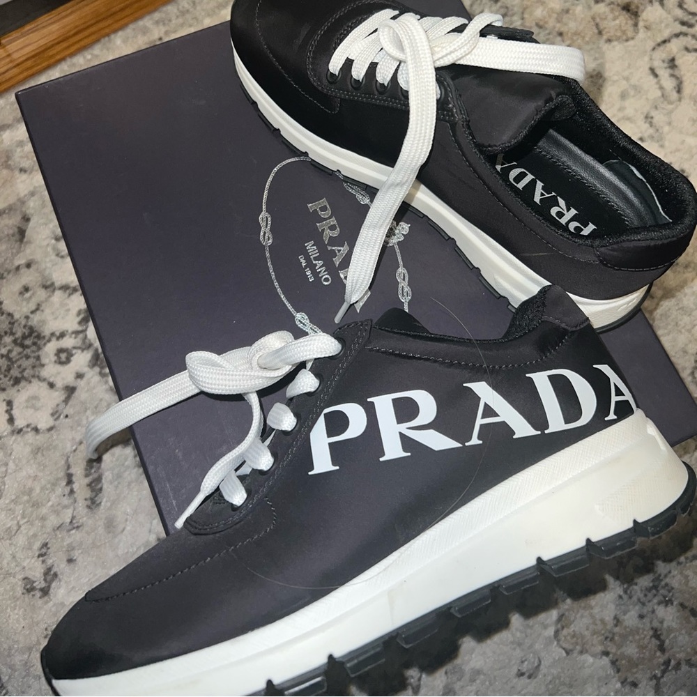 Prada Calzature Donna Size 36.5 never worn brand new